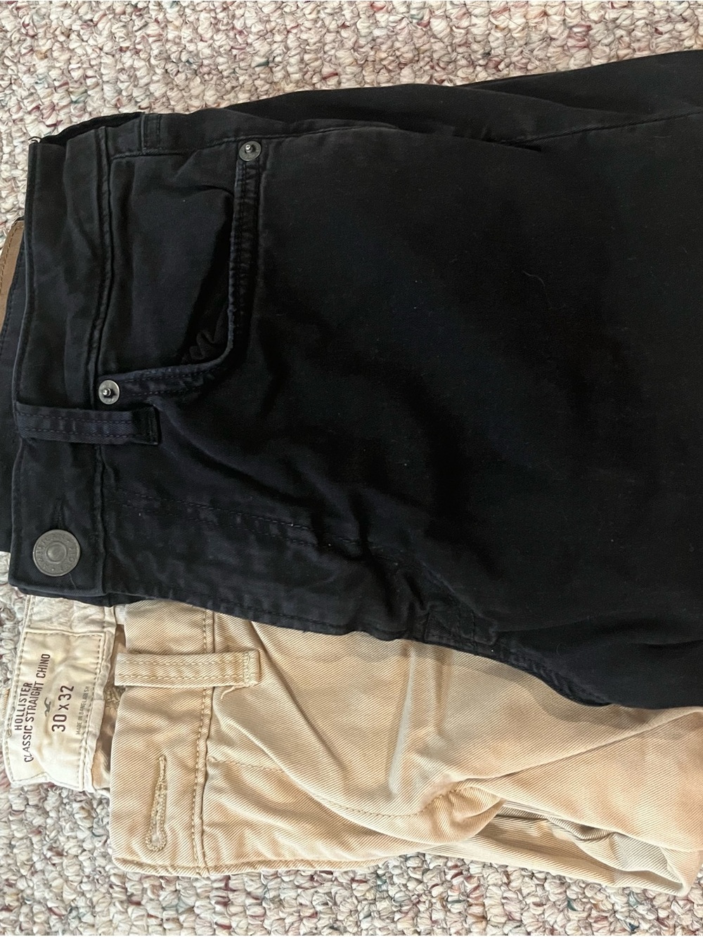 Bundle of 2 Men’s Pants (black, khaki)